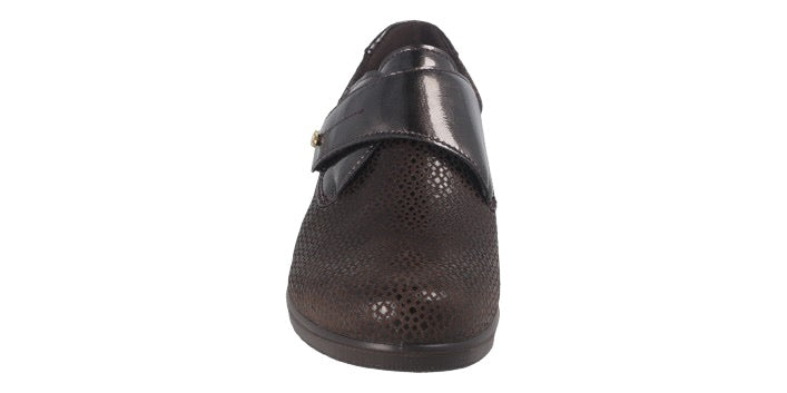 ZAPATO DE PIEL CAFE CON VELCRO LA21847