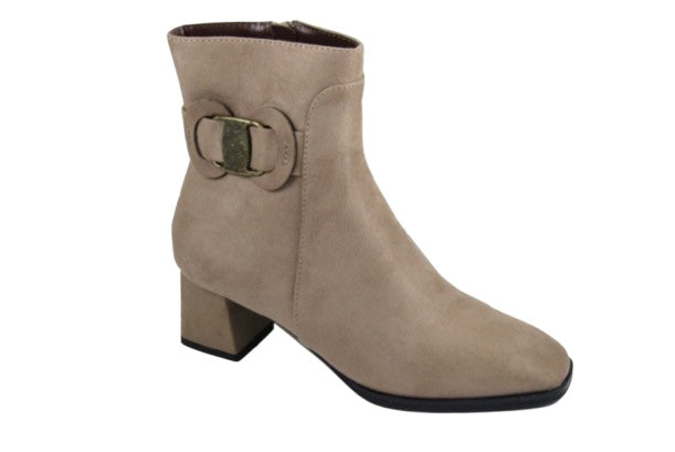 BOTIN BEIG CON TACON ANCHO BL2584