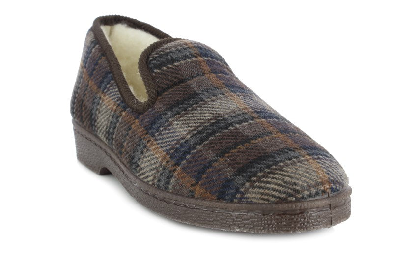 ESTAR POR CASA MARRON 141